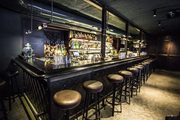 hendrix bar